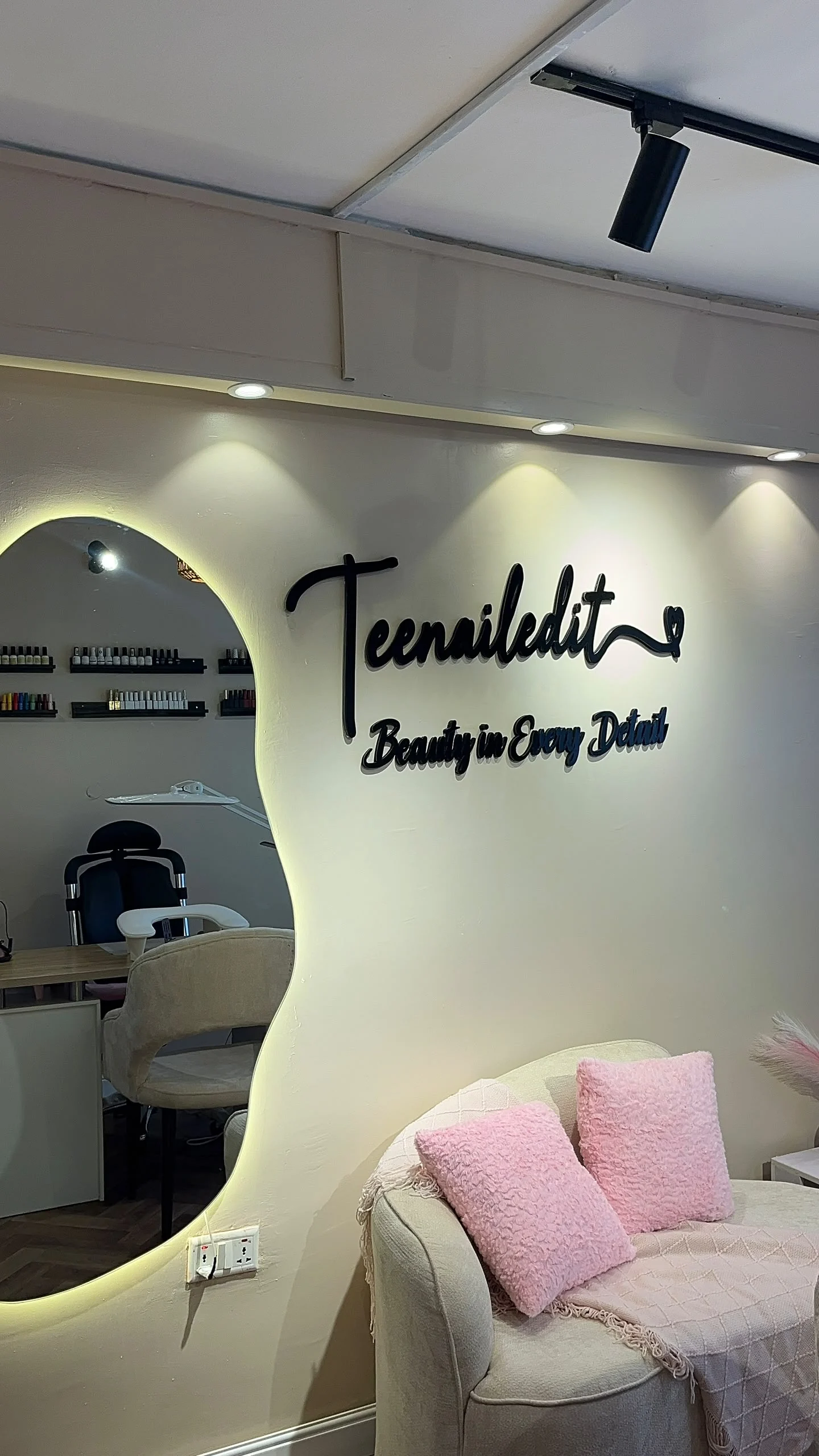 The Teenailedit sign — Beauty in Every Detail — inside the studio